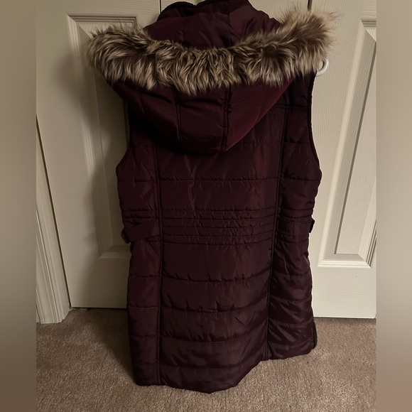 NWOT. Maurice's sleeveless vest with removable hood. - Picture 6 of 10